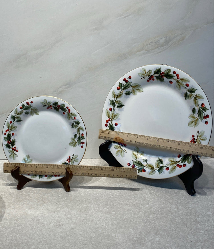 Christmas Dinnerware Set