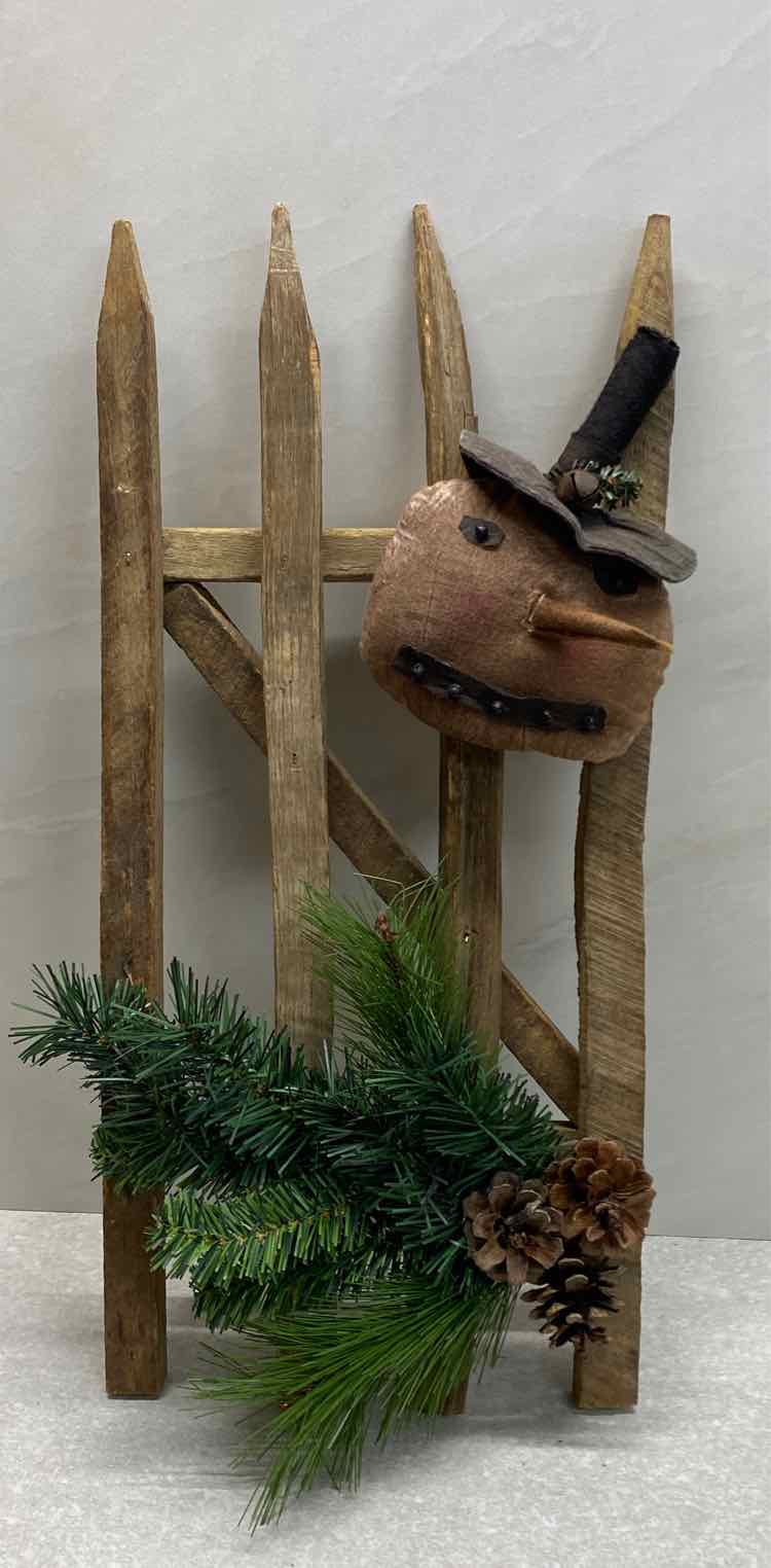 Snowman Fence Decor