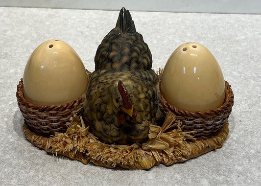 S + P Shakers with sand