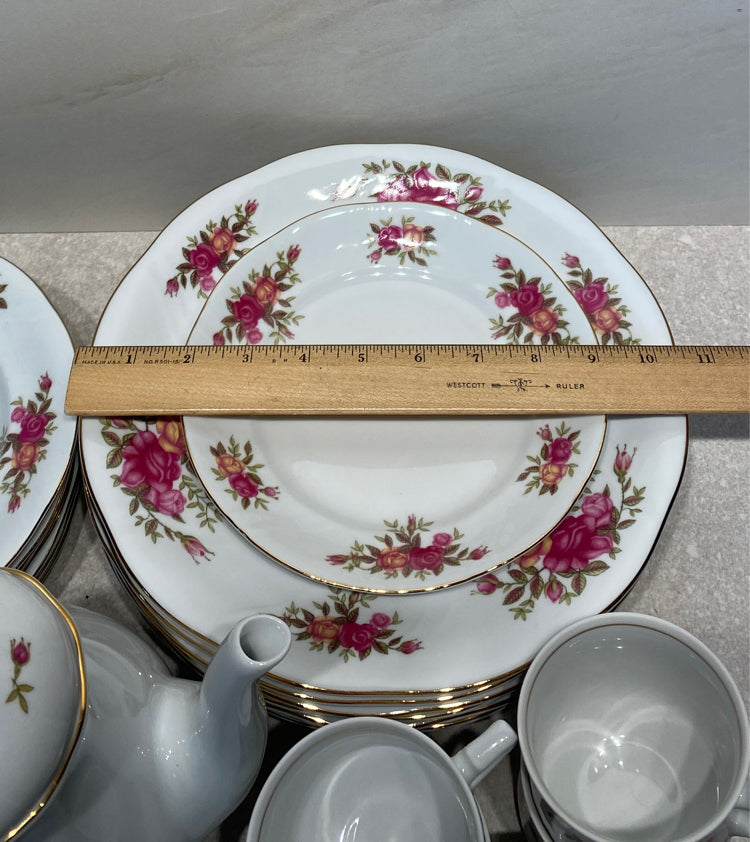 Dinnerware Set