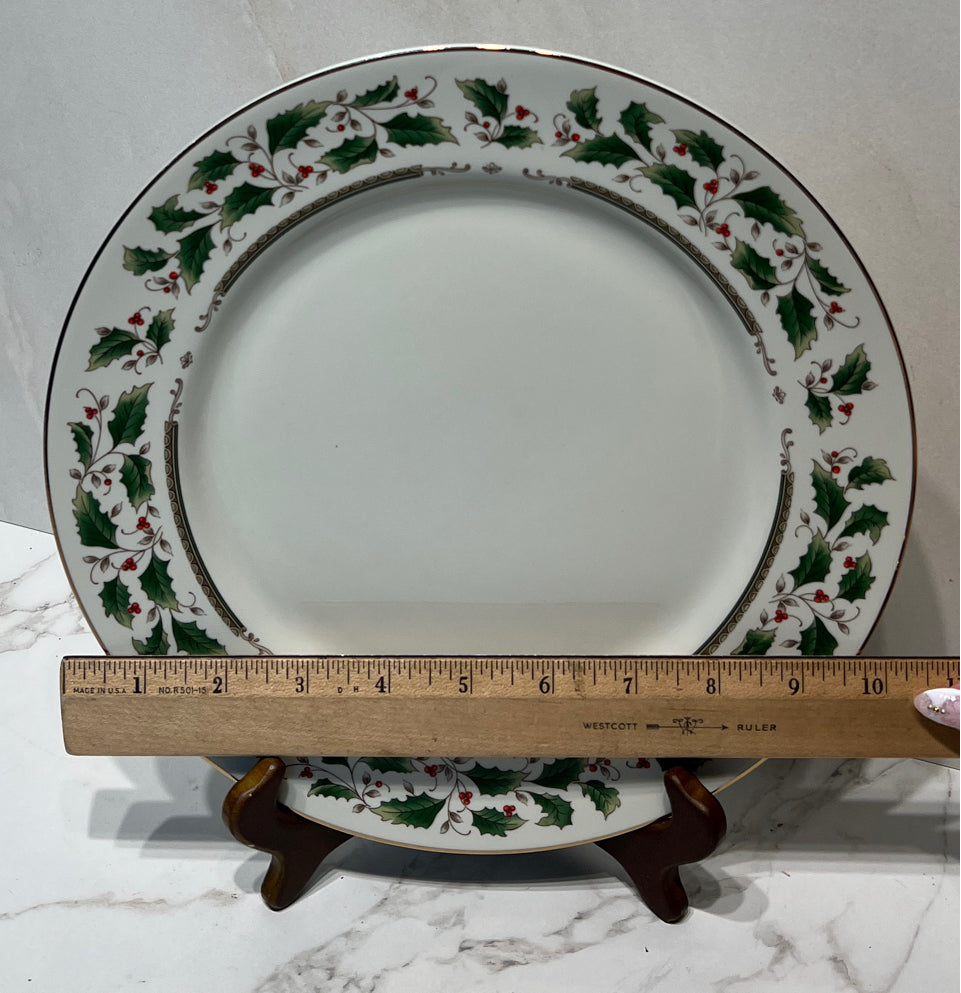 Set of 8 Dinner Plates