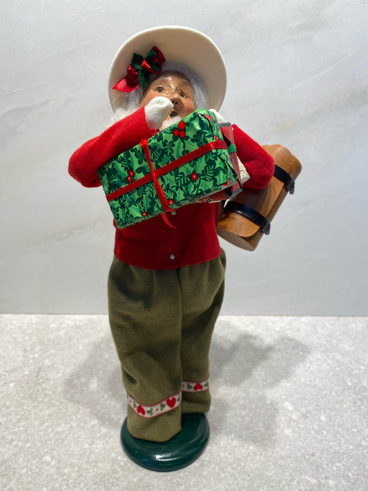 Byer's Choice Figurine