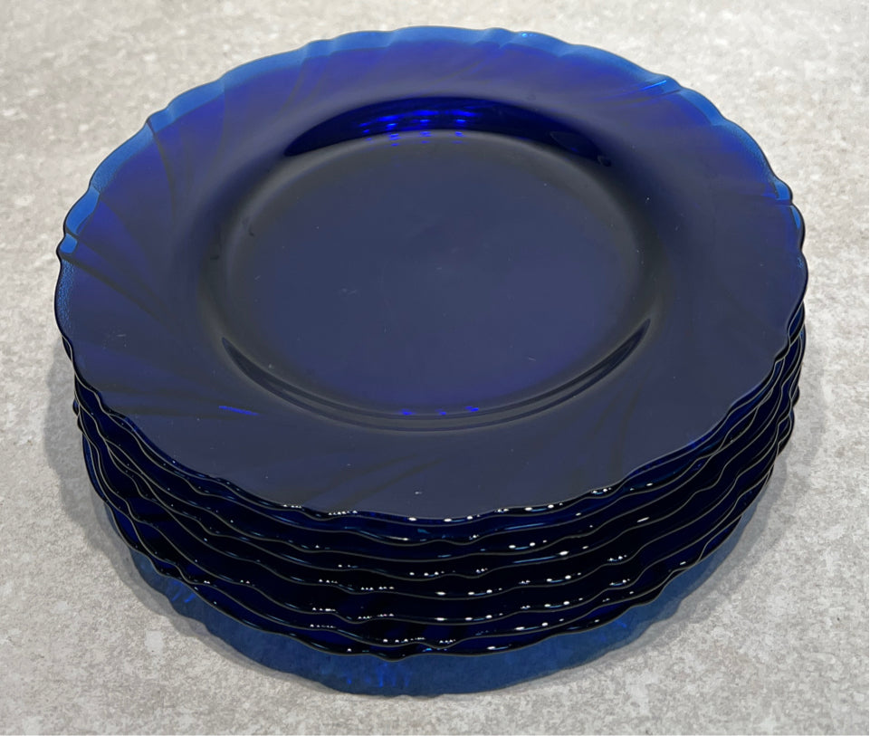St of 8 Blue Plates