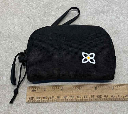 Sherpani Wristlet