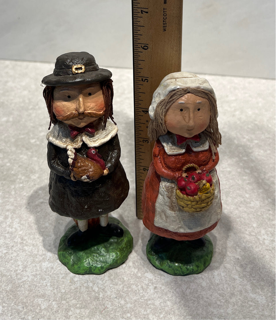 Set of 2 Thanksgiving Figurines