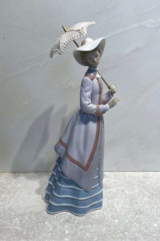 Lladro Parisian Lady