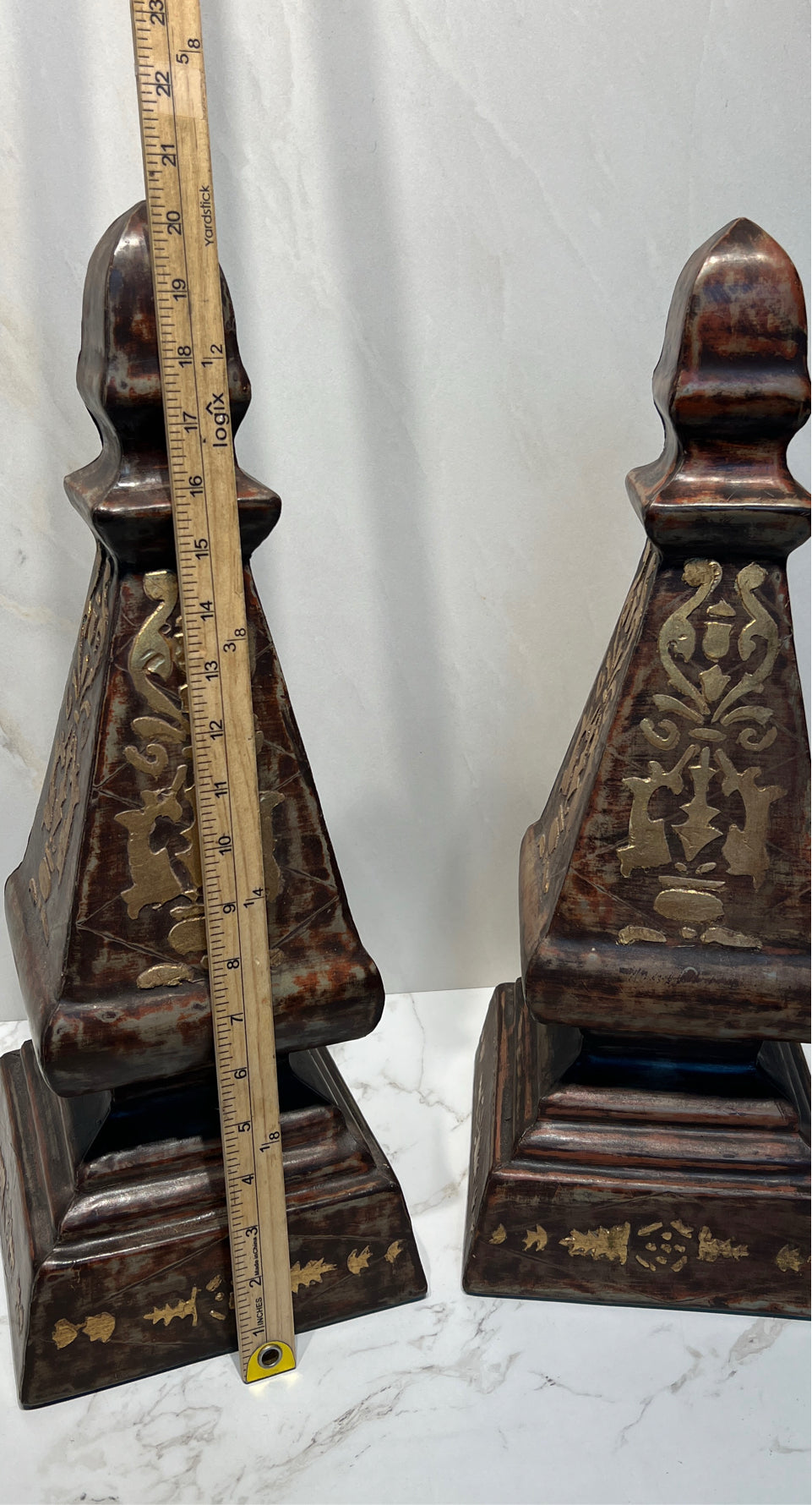 Set of 2 Figurines