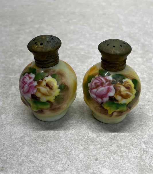 Salt And Pepper shakers