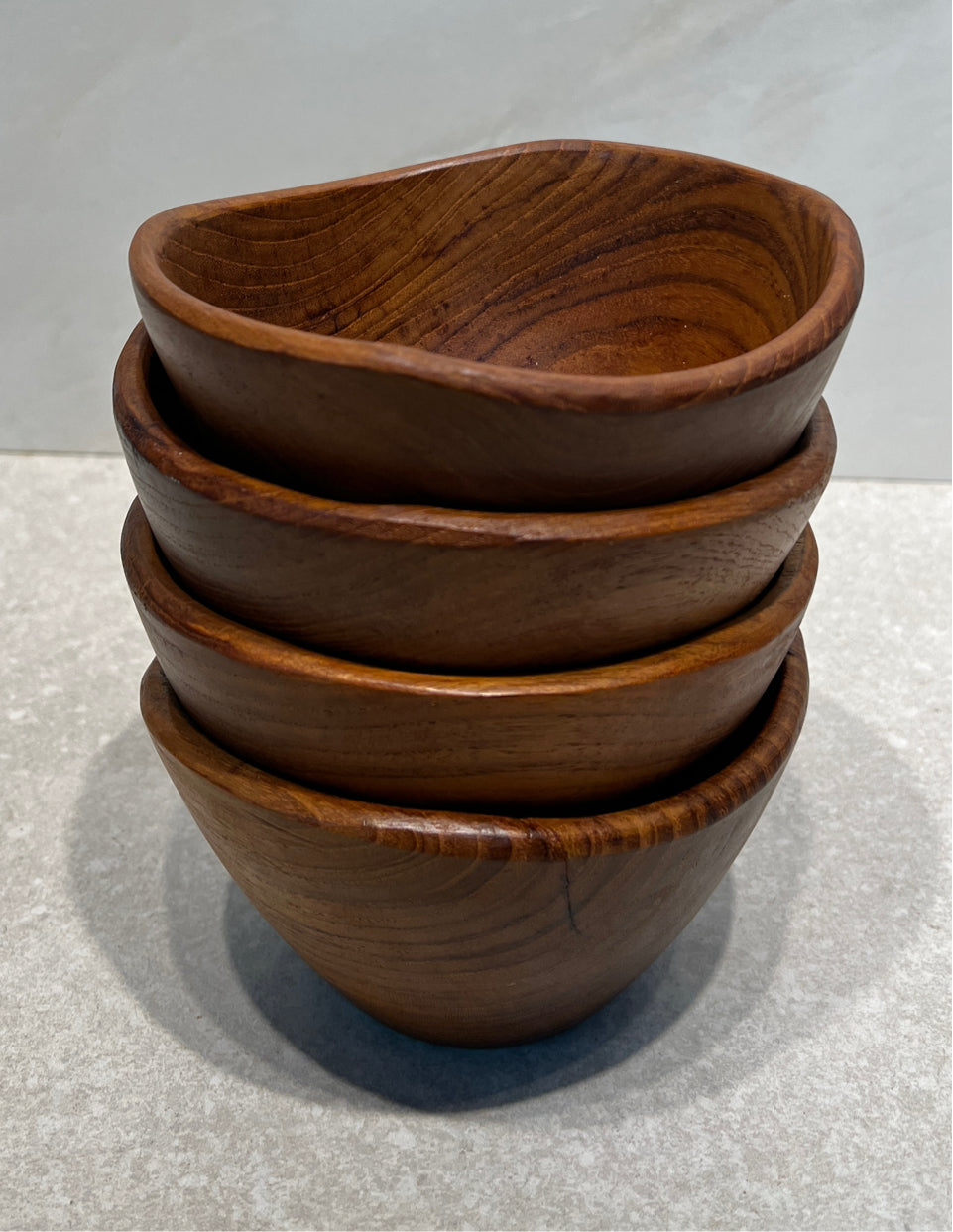 Set of 4 wooden Bowls