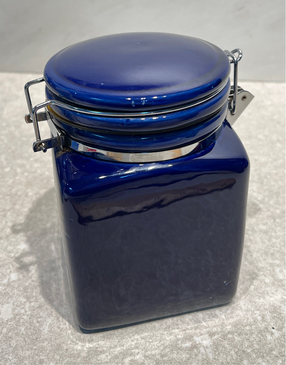 Canister