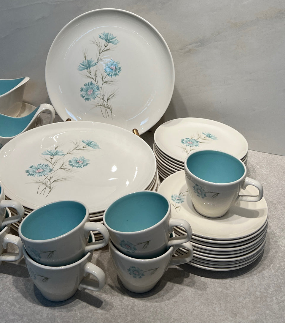 Taylor & Smith Boutonniere Dinnerware Set