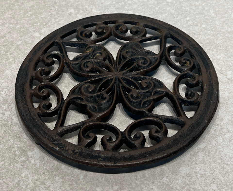 Trivet