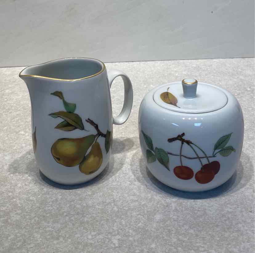 Evesham Sugar and Creamer