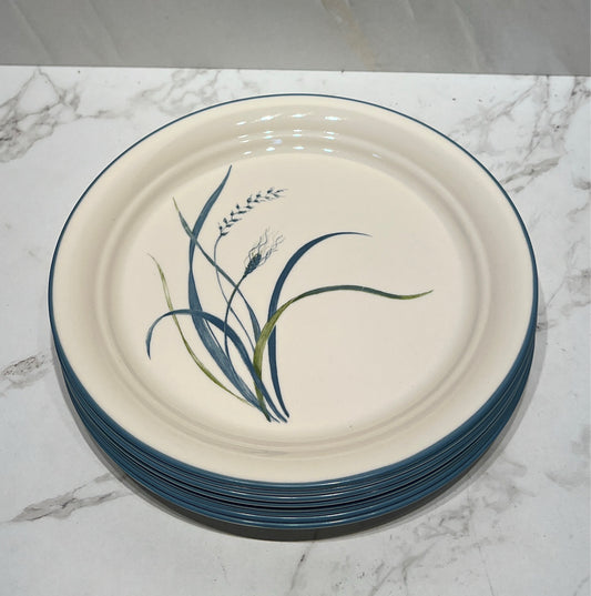Set of 8 Corelle Plates