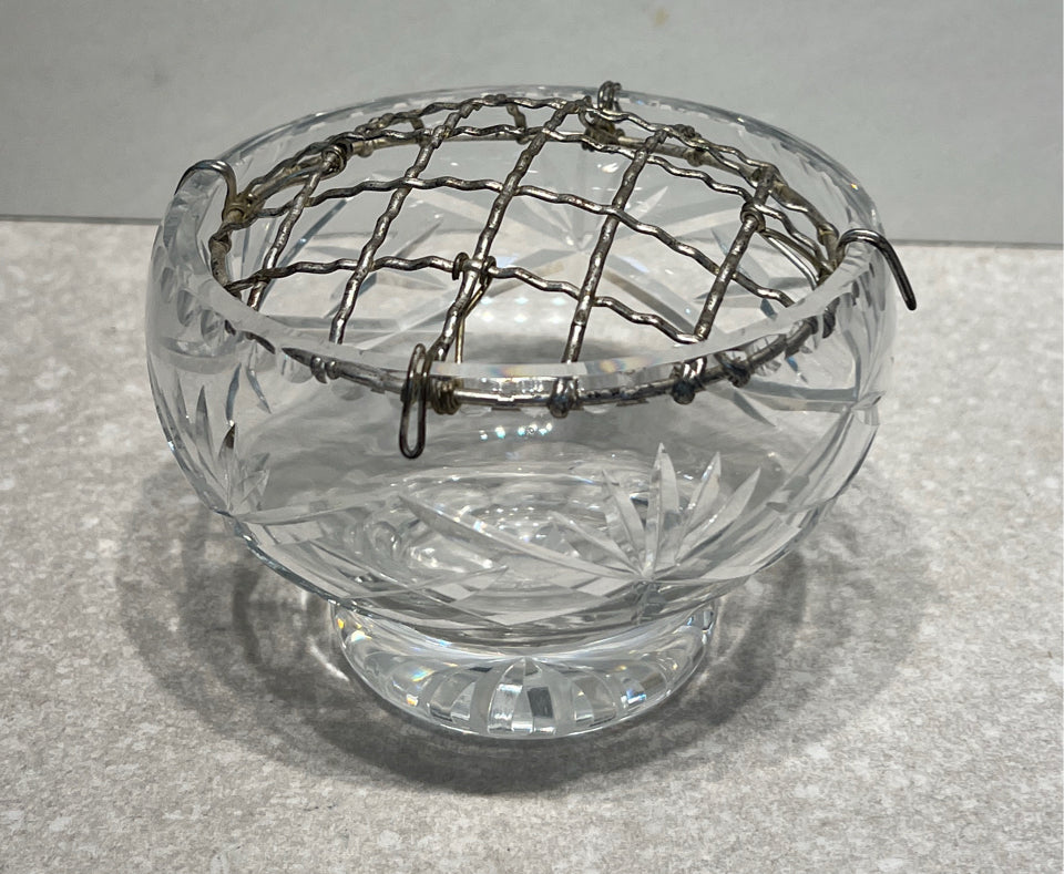 EnglandVase with Frog