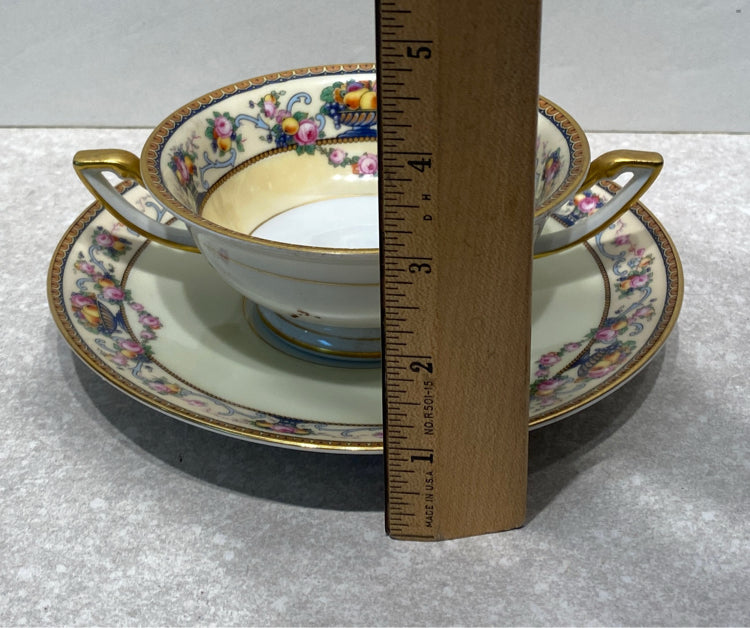 Bavaria Cream Soup with Underplate