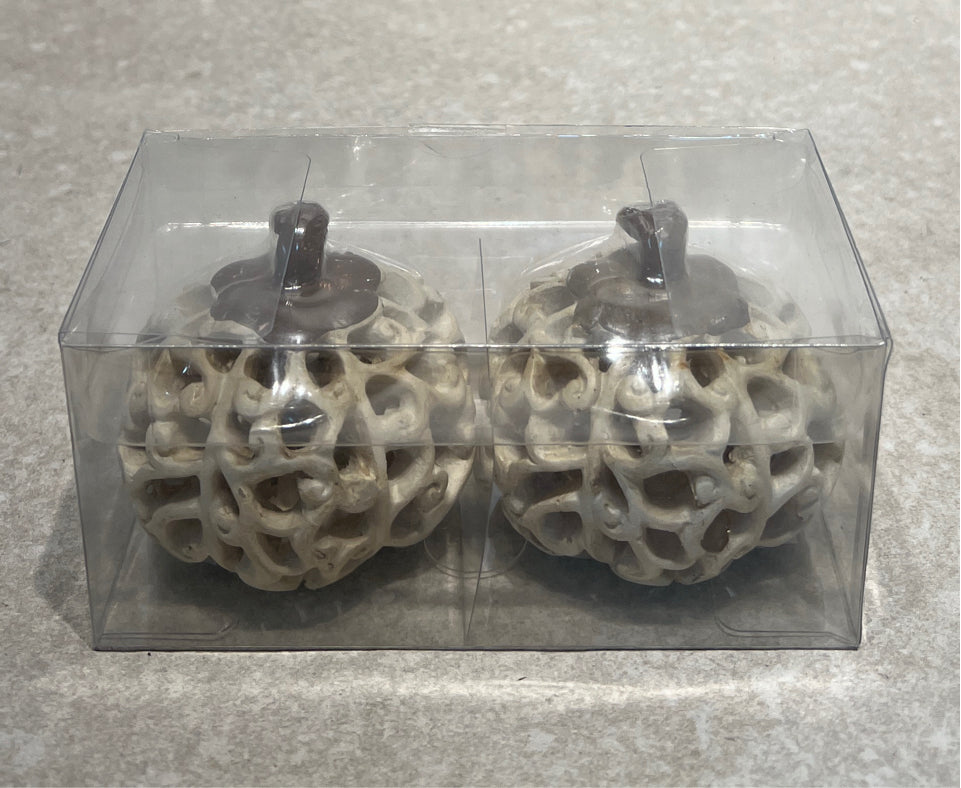 Set of 2 Pumpkins