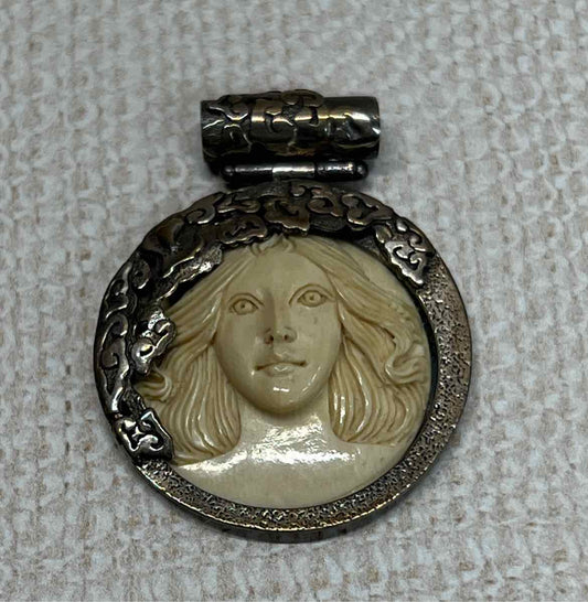 Sterling Zealandia Aphrodite Pendant