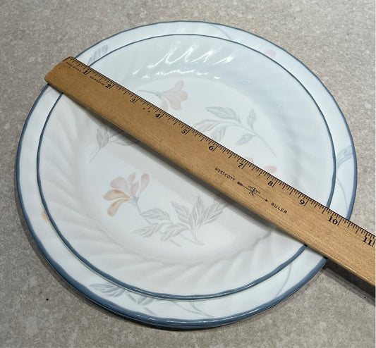 Set of 3 Corelle Plates