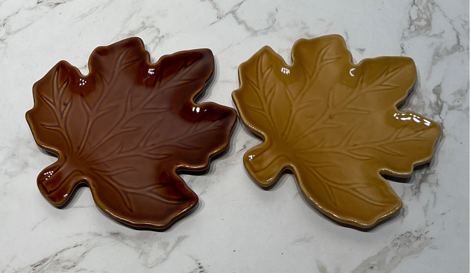 Set of 2 Fall LEaf Plates