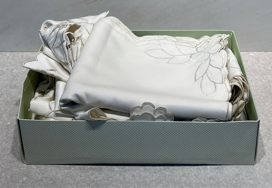 Tablecloth and Napkins