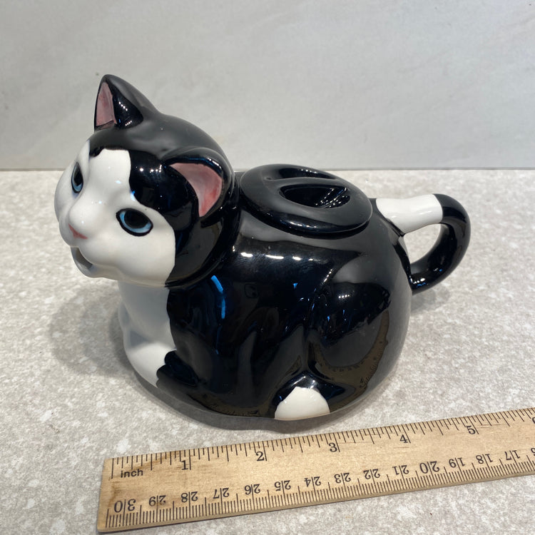 Cat Pitcher