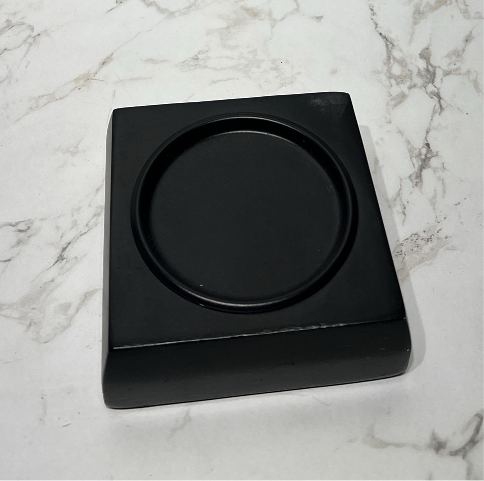 Pillar Plate