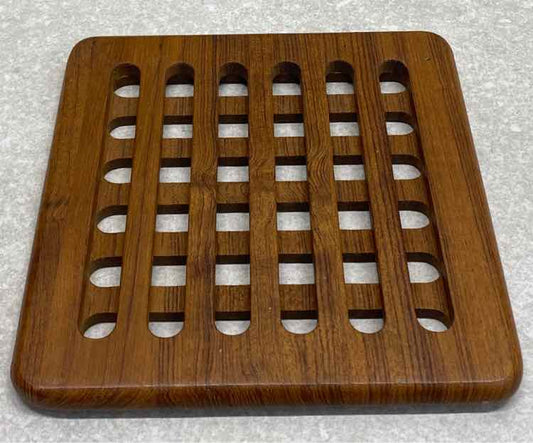 Trivet