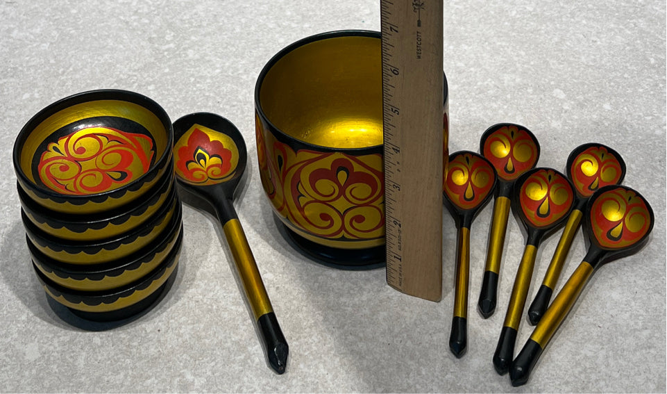 Bowl Set With Spoons