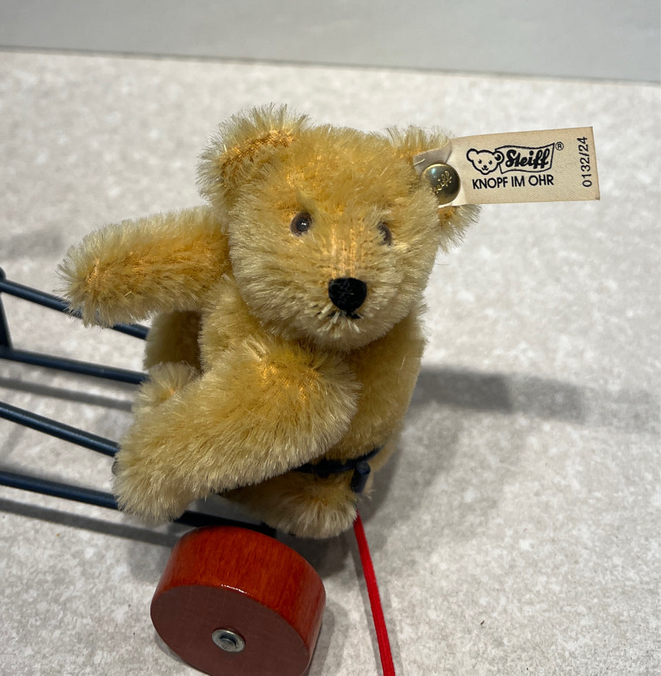 Steiff Bears on Seesaw 0132/24
