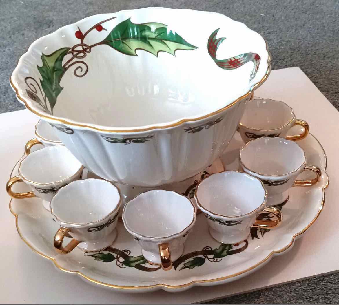 Vintage Holly Holiday Punch Bowl Set