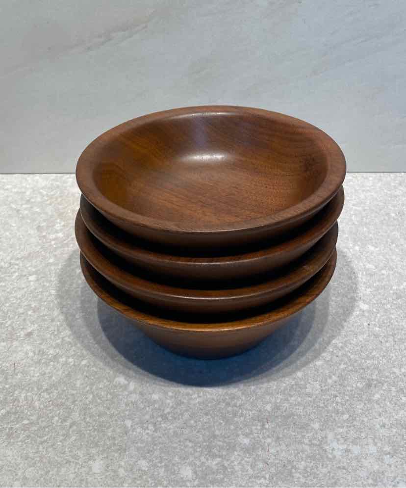 Set of 4 Walnut Bowls