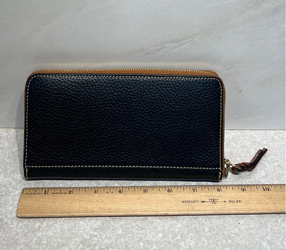 Dooney And Bourke Wallet
