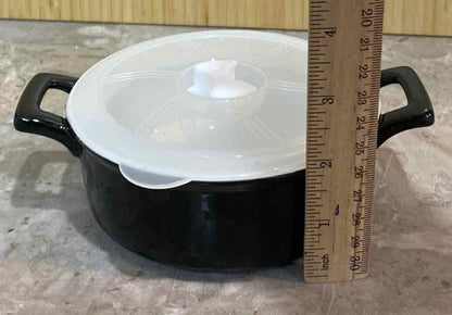 Wolfgang Puck Covered Bowl