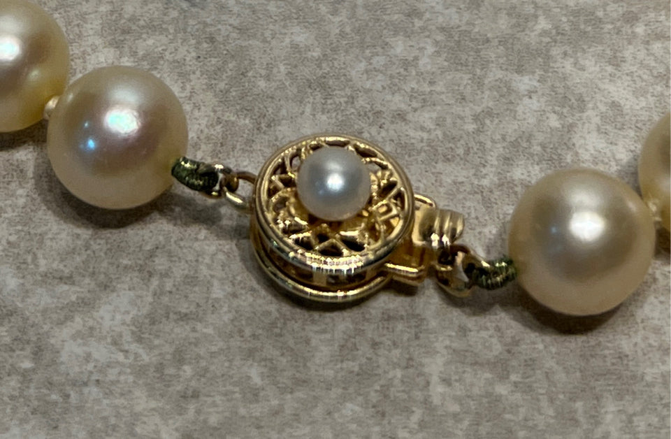 Gold Clasp Pearls