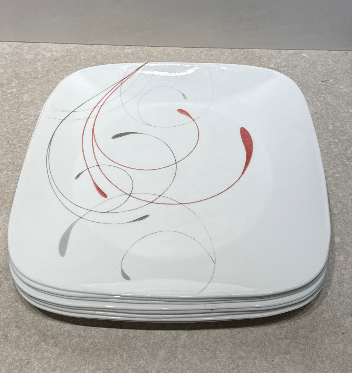 Set of 8 Corelle Dinner Plates - as is