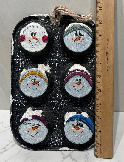 Decorative Snowman Muffin Pan