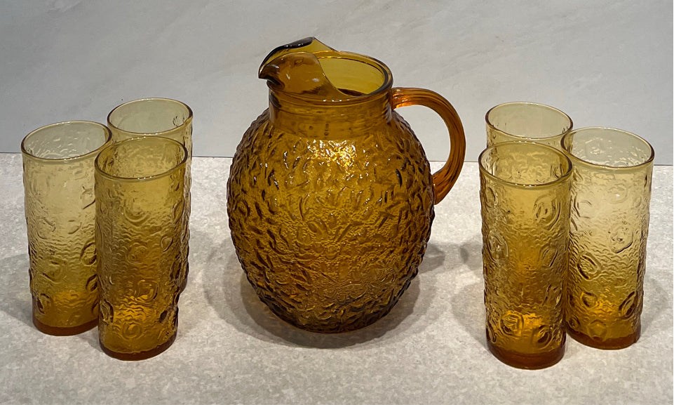 Anchor Hocking Pitcher and 6 Glasses