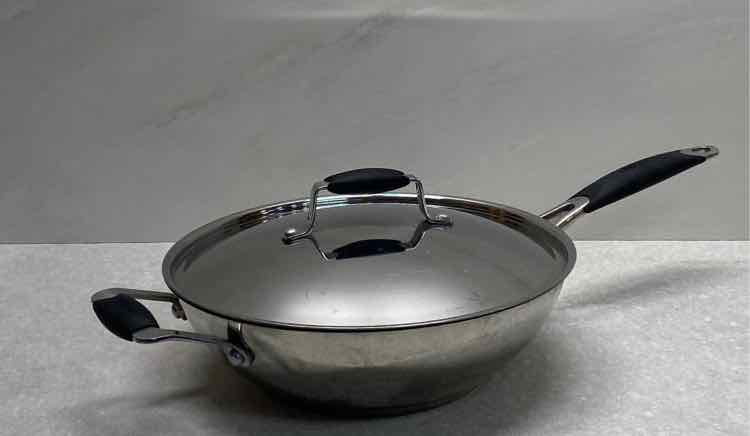 Oneida Covered Pan