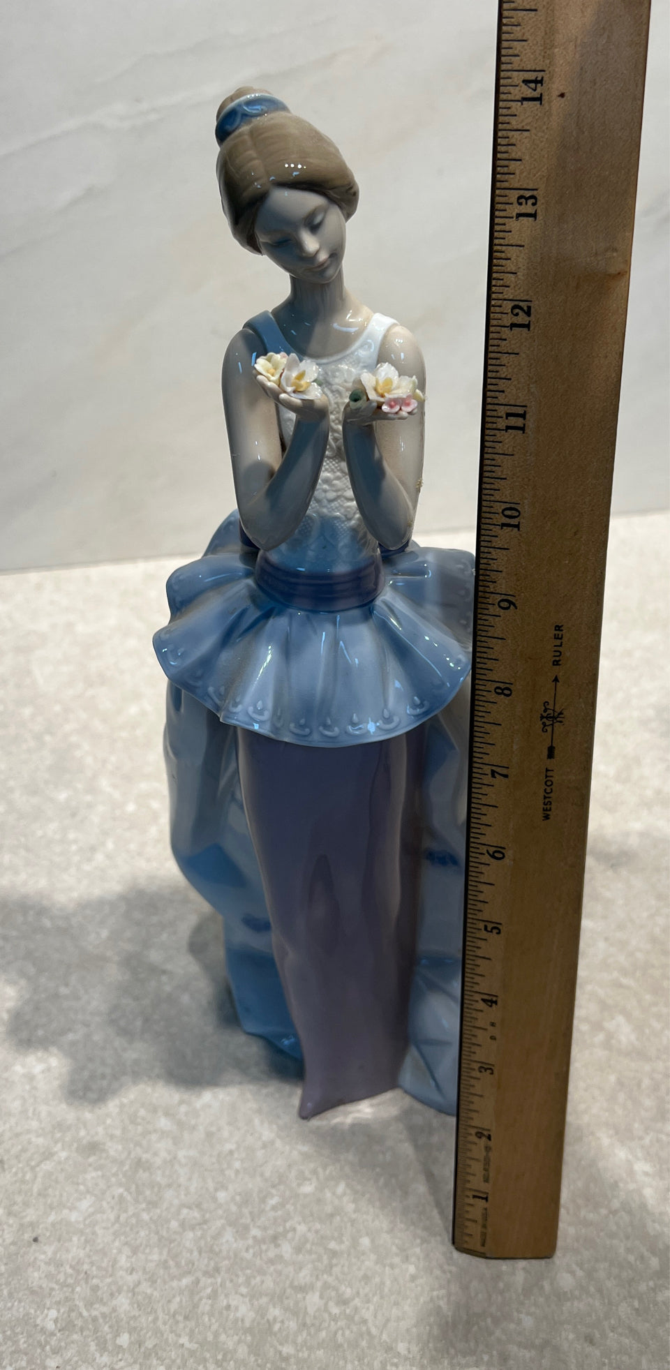 Lladro 6592 "An Expression of Love"