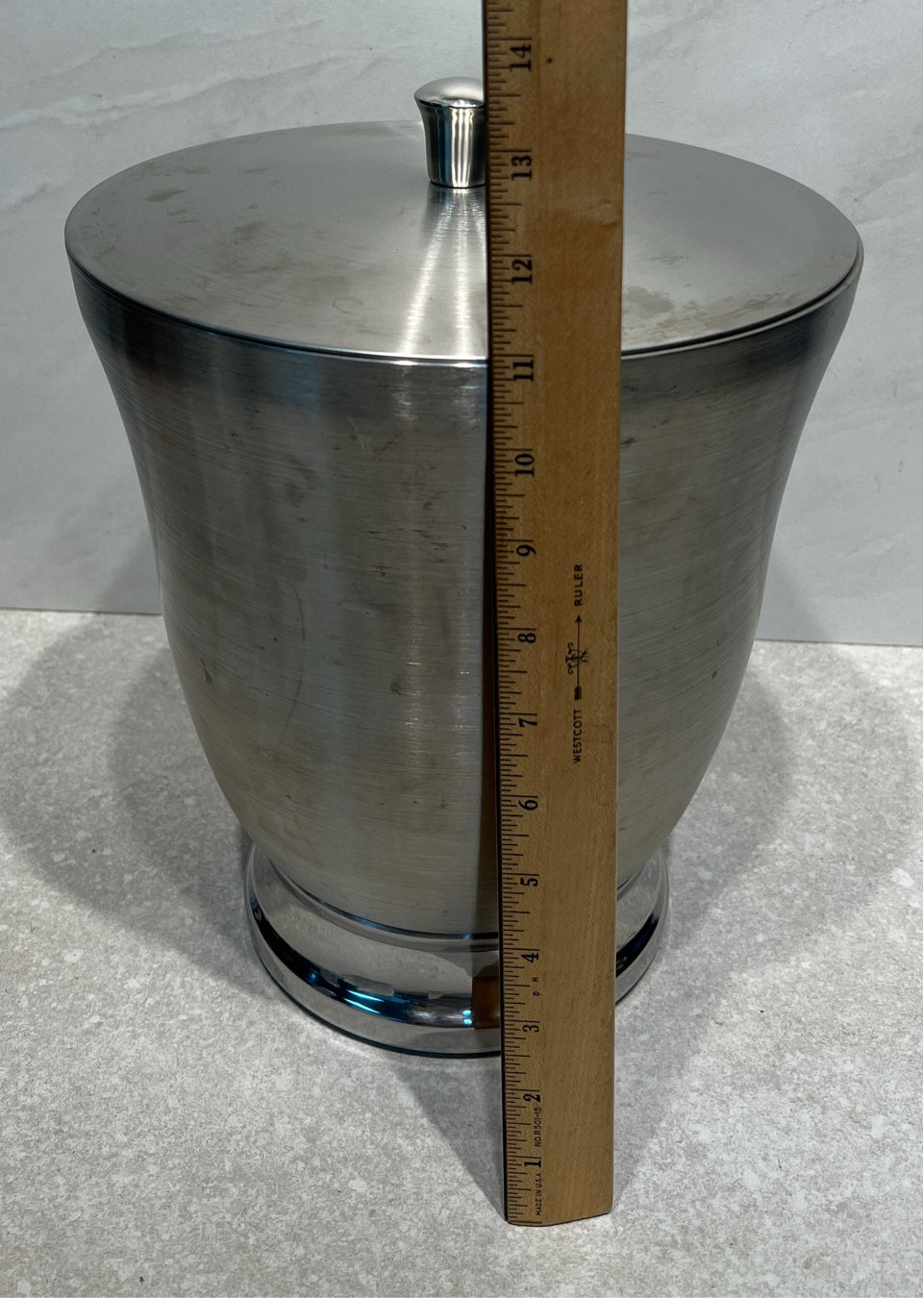 Covered Ice Bucket