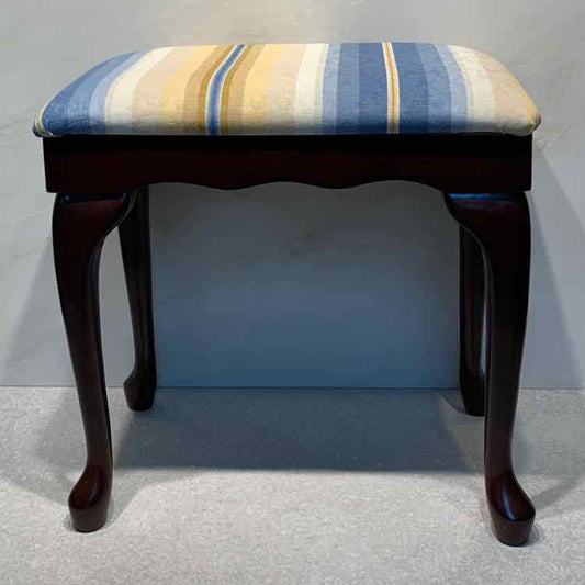Vanity Seat