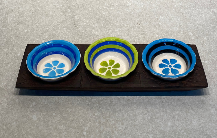 Set of 3 Bowls on Stand
