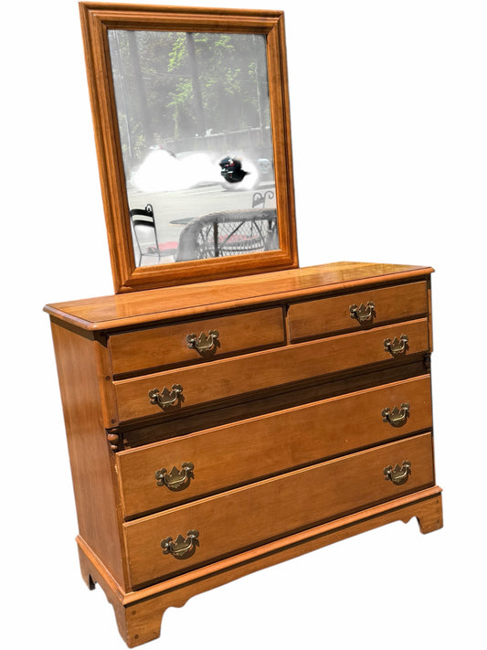 Dresser With Mirror