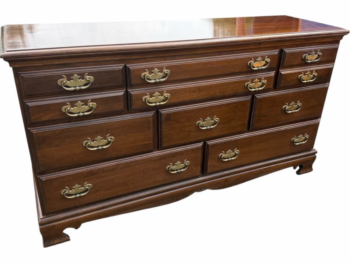 Long Dresser