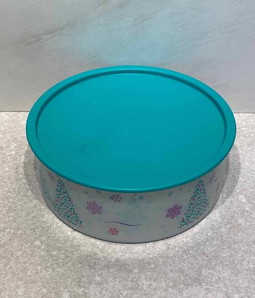Tupperware Container