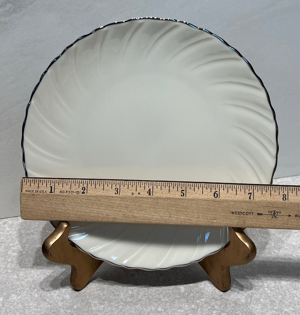Set of 16 Lenox Weatherly Plates