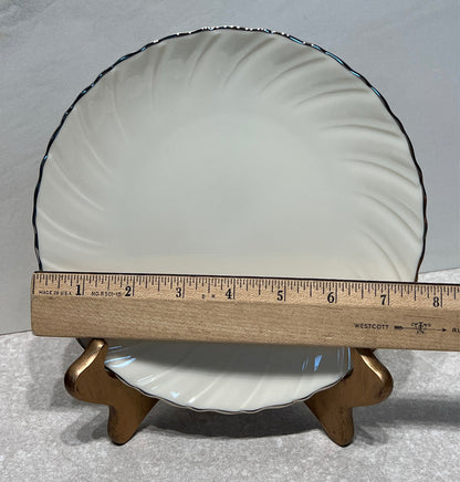 Set of 16 Lenox Weatherly Plates