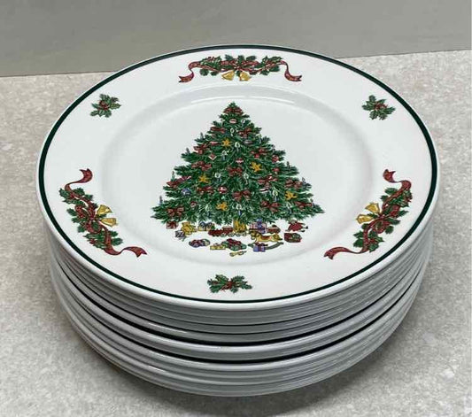 Set of 12 Johnson Bros. Victorian Christmas Plates