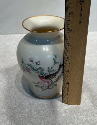 Lenox serenade Vase